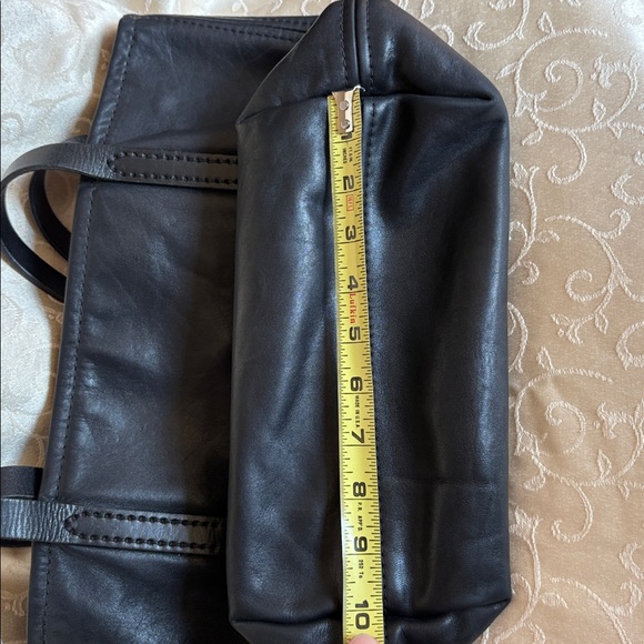 FOUNT Elegant Black Leather Tote 15” wide, 10” height, excellent - Picture 7 of 16